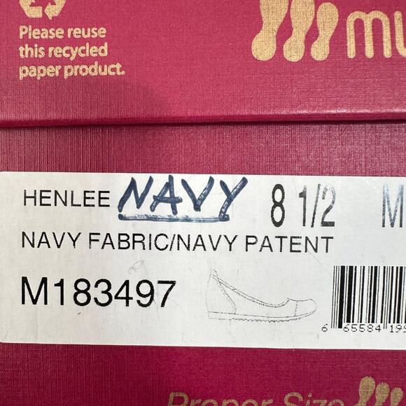 Women's Munro Navy Henlee Patent Leather Cap Toe Flats sz 8.5 - Picture 5 of 6